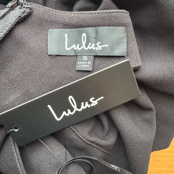 Lulu’s NWT Black Cross Front Front Halter Short Keyhole Dress NEW - Picture 3 of 7